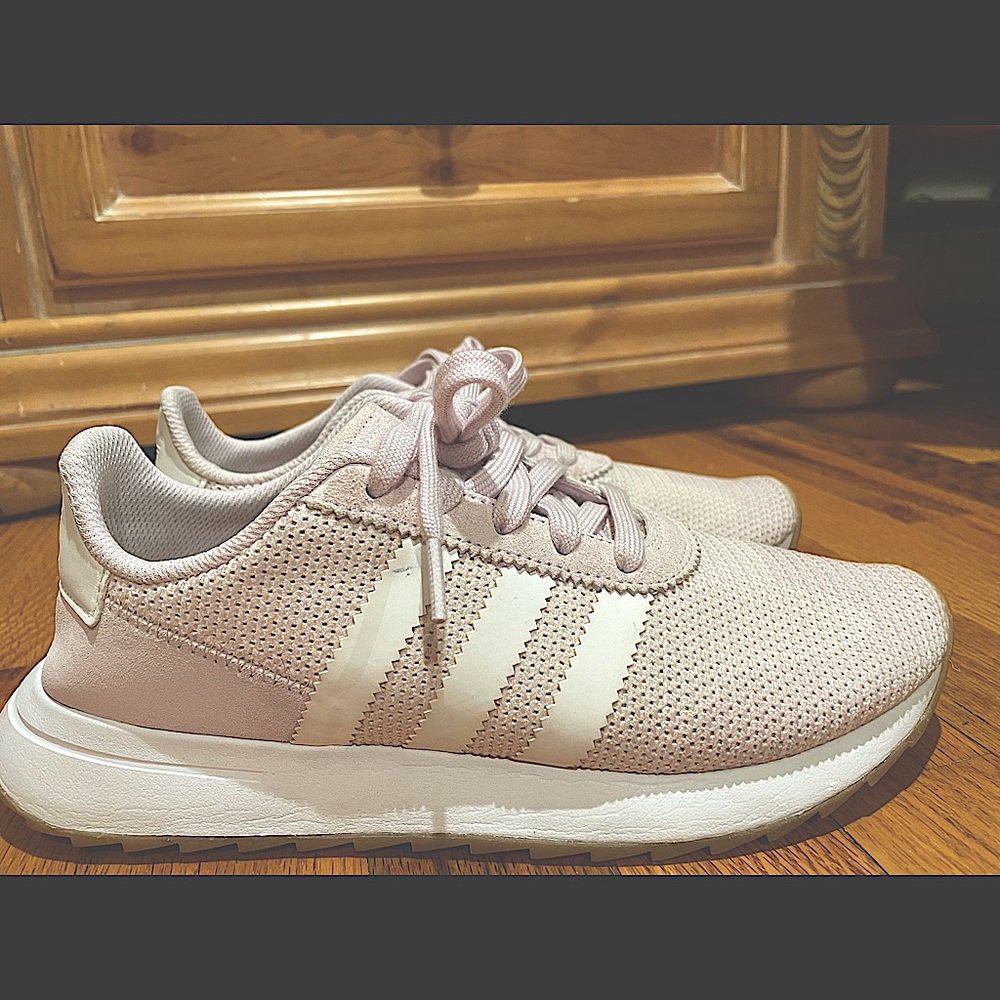 Adidas womens light pink sneaker size 7.5